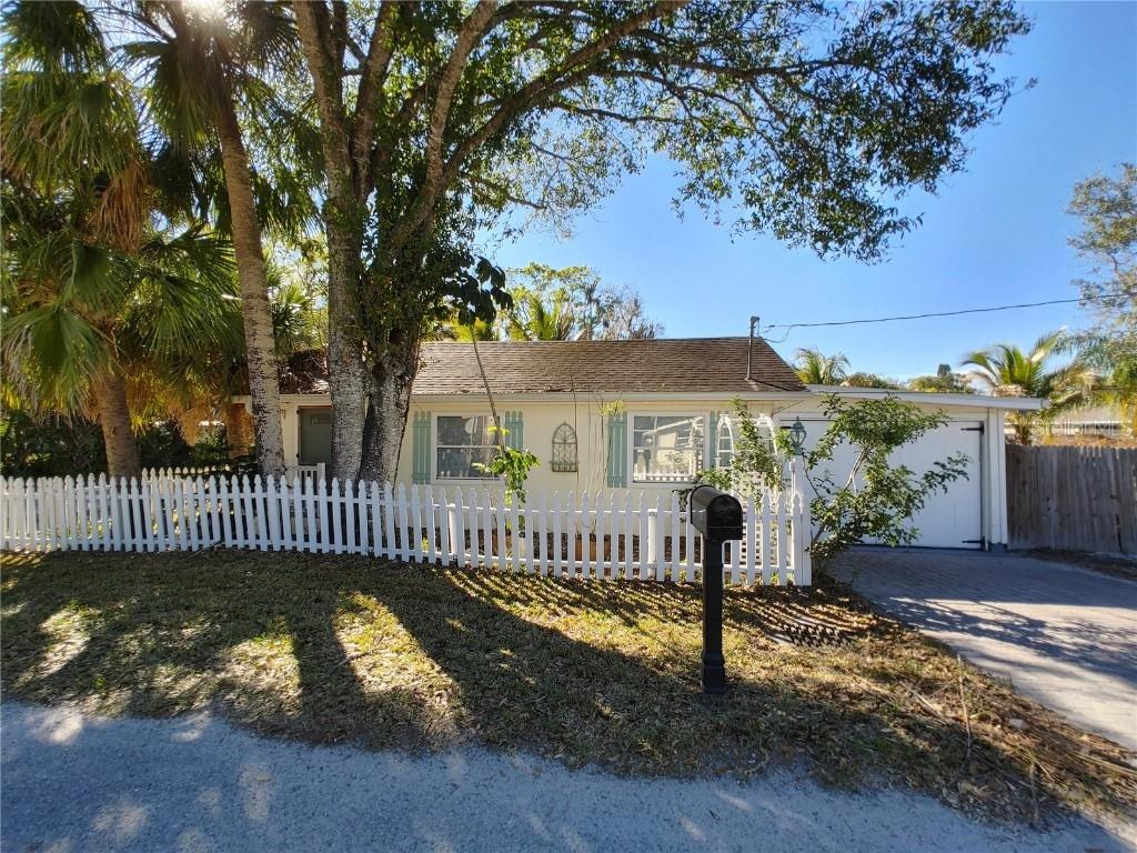 3703 Brazilnut Ave., Sarasota, FL 34234