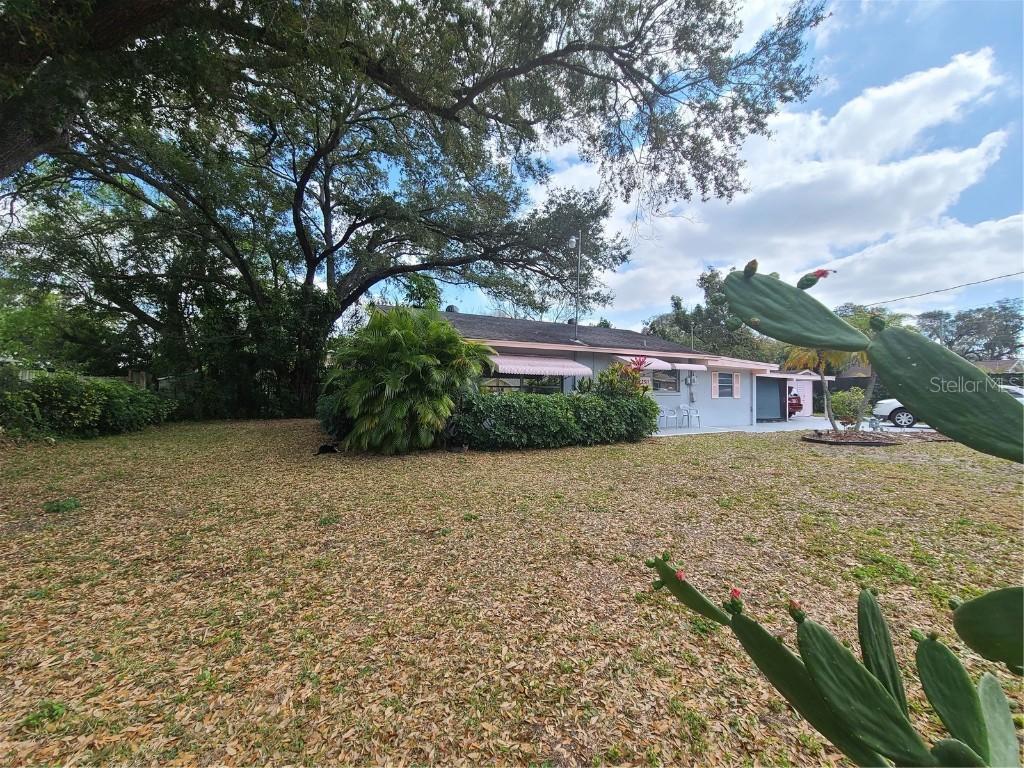 2511 8th St., Bradenton, FL 34208