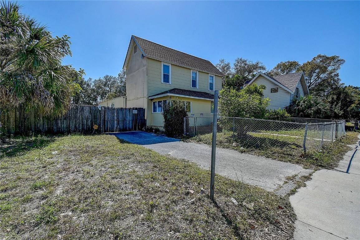1619 9th Ave., Bradenton, FL 34205