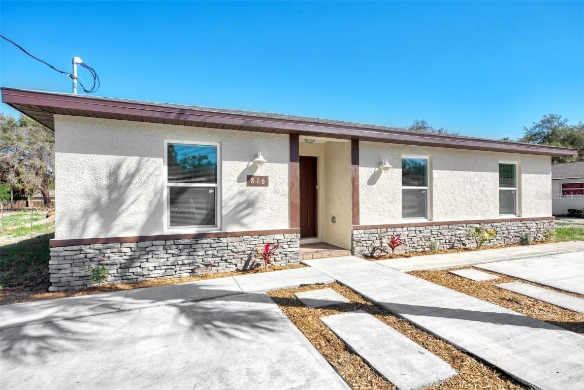 816 24th Ct., Palmetto, FL 34221