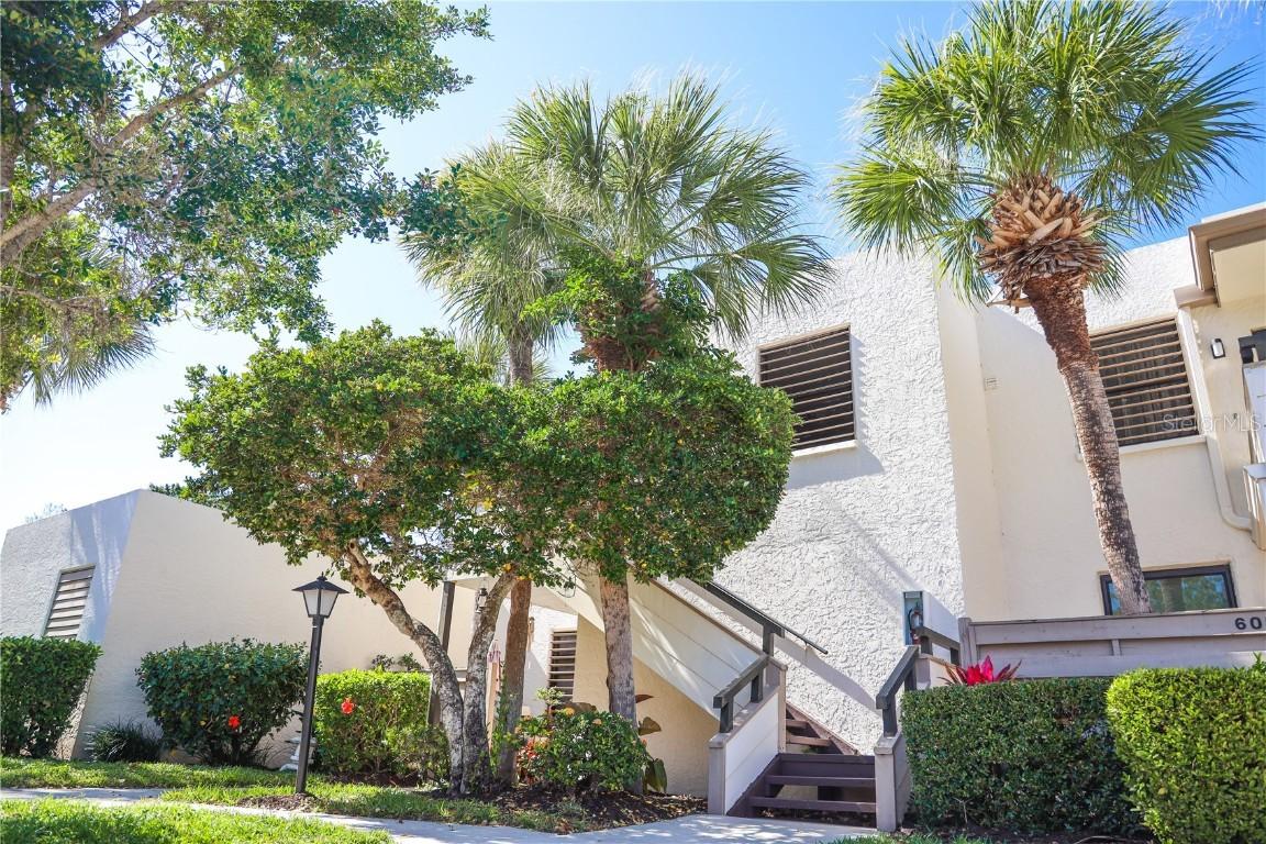 606 Woodlawn Dr., Bradenton, FL 34210