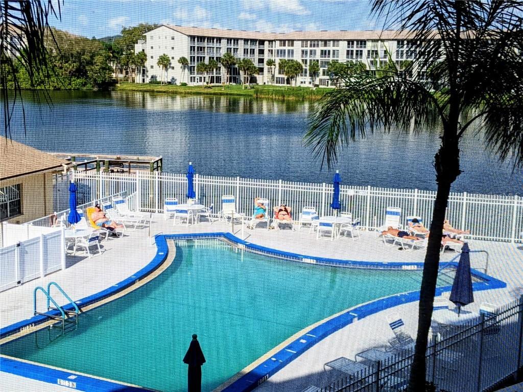 3751 Lake Bayshore Dr. #H-304, Bradenton, FL 34205