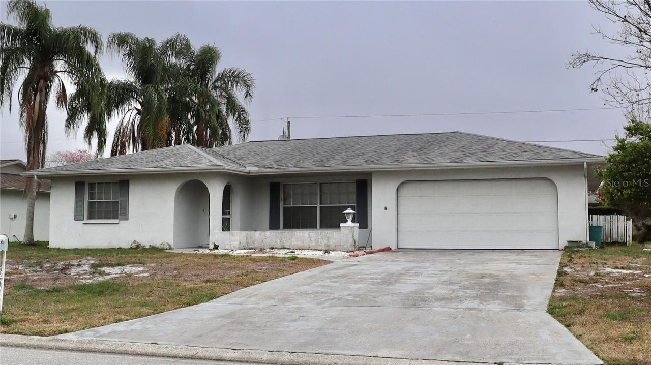 7215 24th Ave., Bradenton, FL 34209