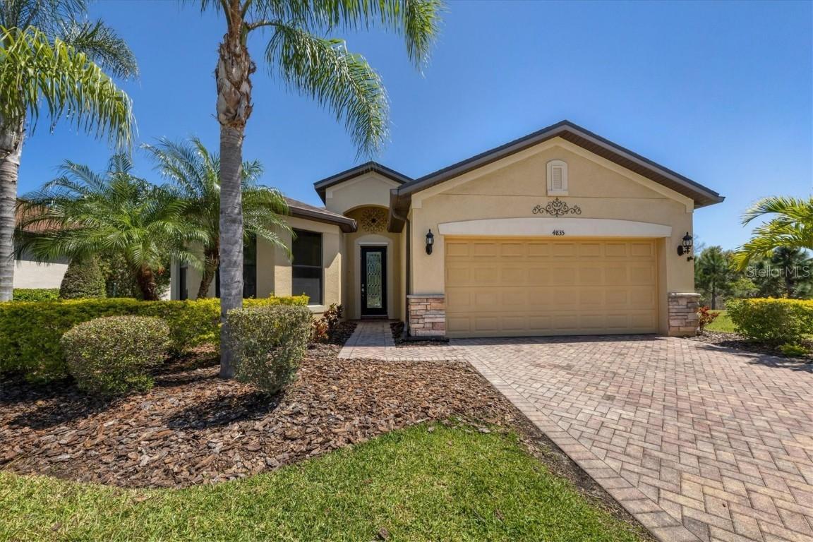 4835 69th St., Bradenton, FL 34203