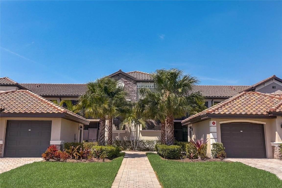 5517 Palmer Cir. #203, Bradenton, FL 34211