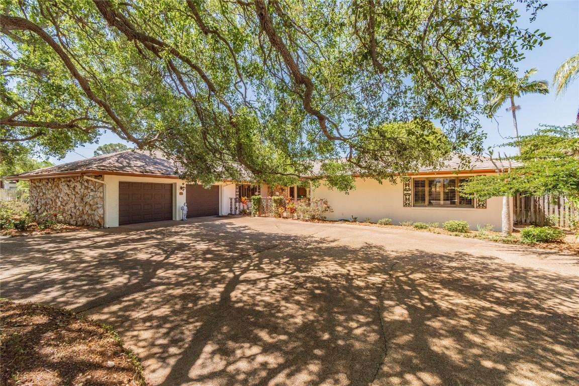 118 67th St., Bradenton, FL 34209