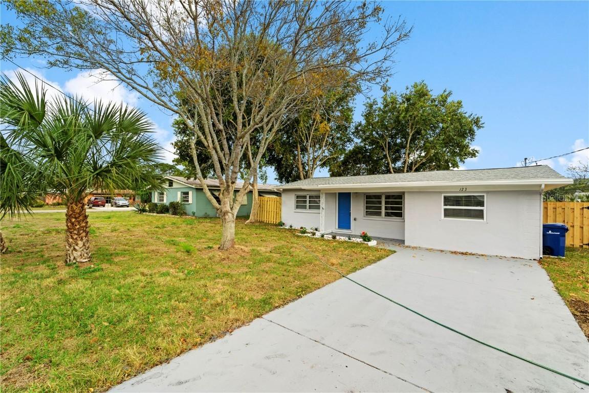 123 Virginia Ct., Englewood, FL 34223