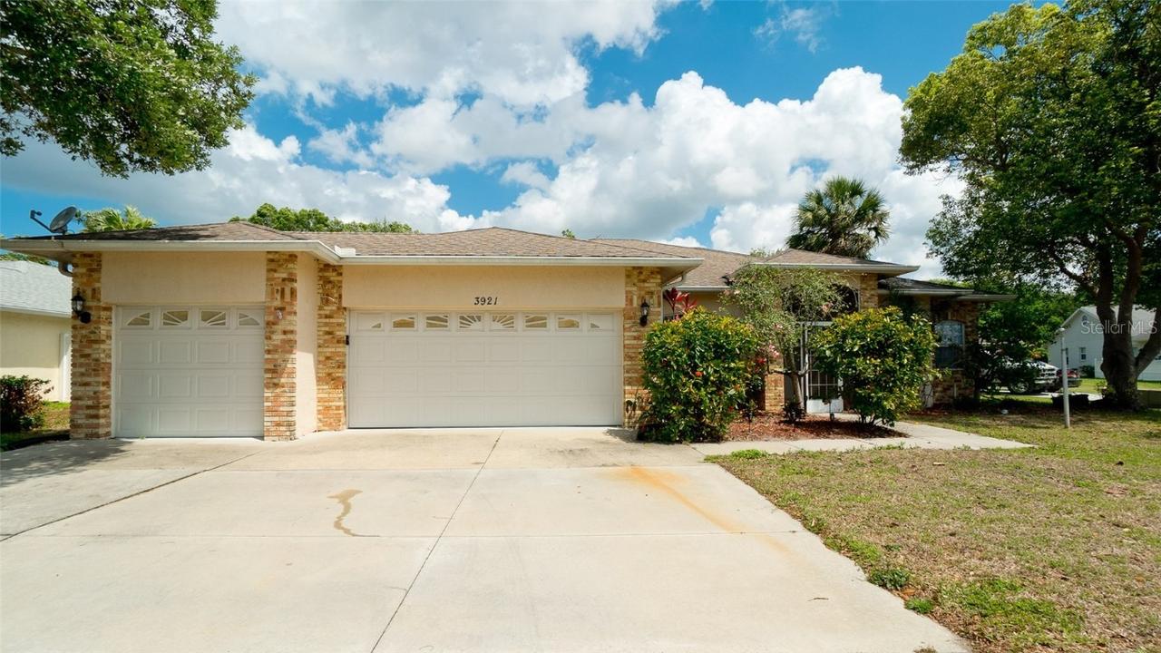 3921 57th Dr., Bradenton, FL 34203