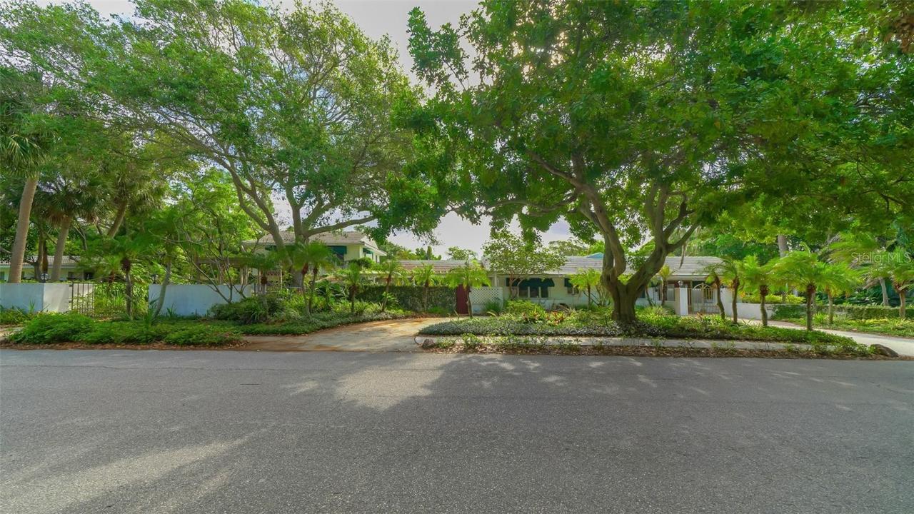 2850 Bay Shore Rd., Sarasota, FL 34234