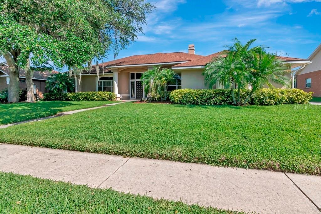 1114 Hunt Club Ln., Valrico, FL 33594