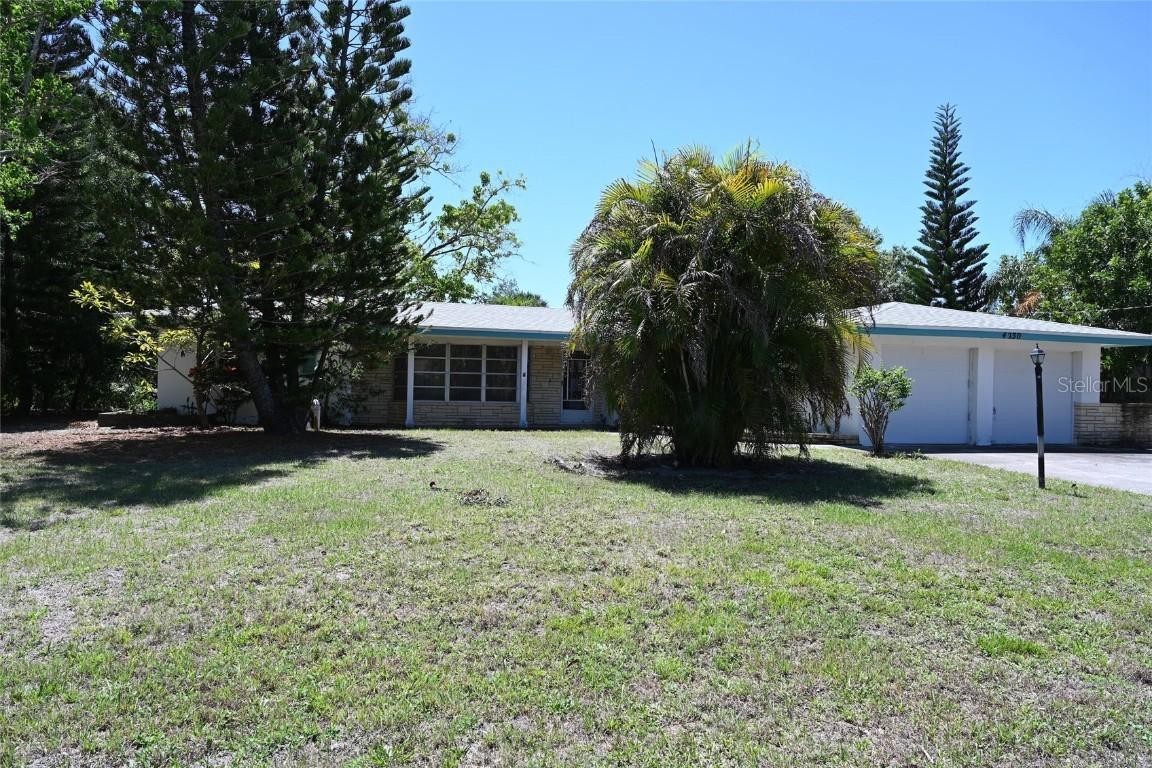 4230 Baird St., Sarasota, FL 34232