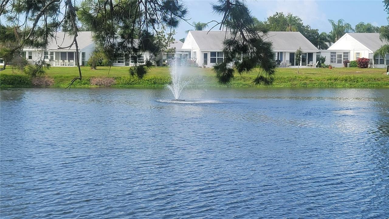 9514 Colonial Dr, Bradenton, FL 34210