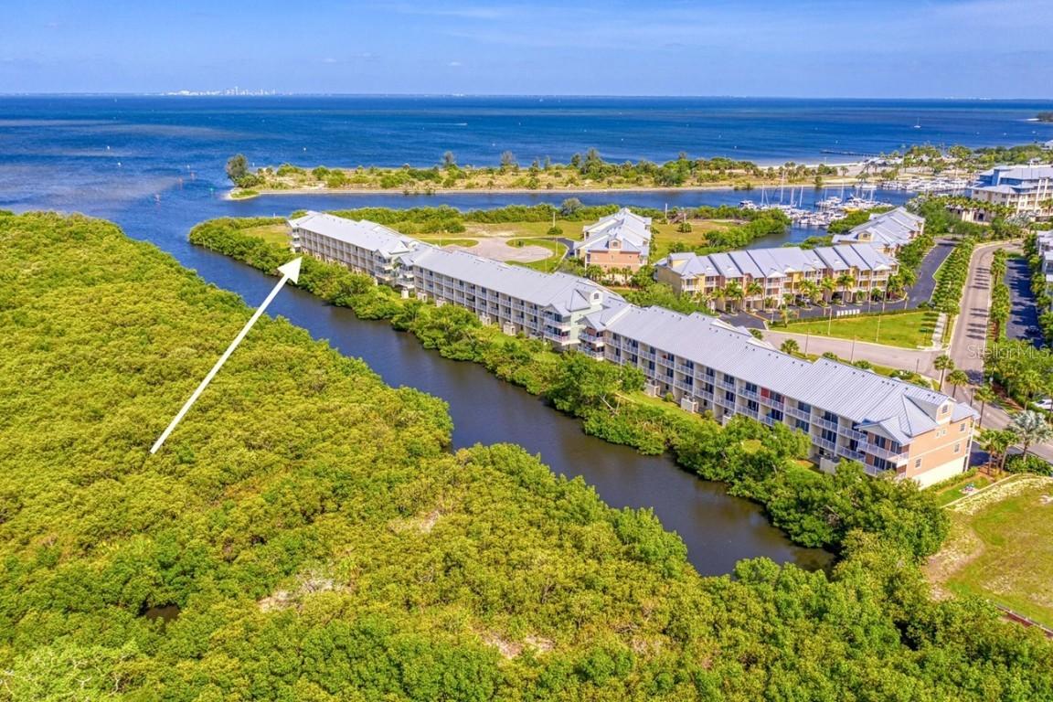 3282 Mangrove Point Dr., Ruskin, FL 33570