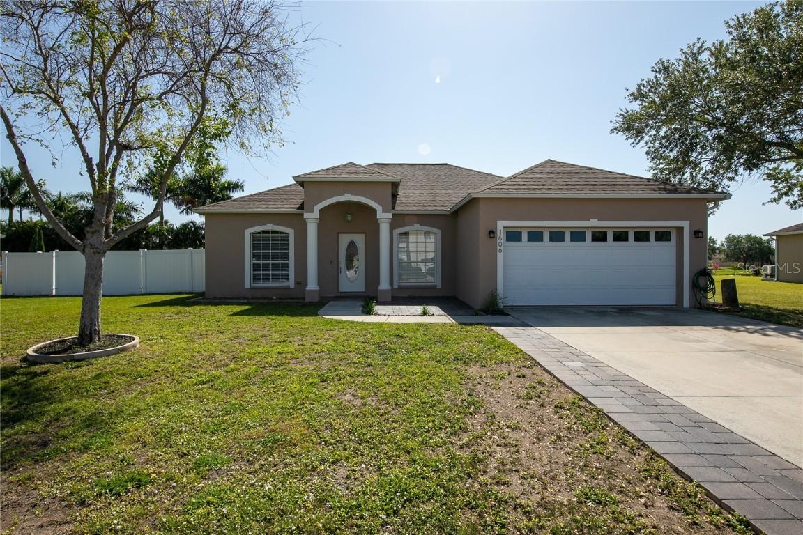 1606 22nd Ave., Palmetto, FL 34221