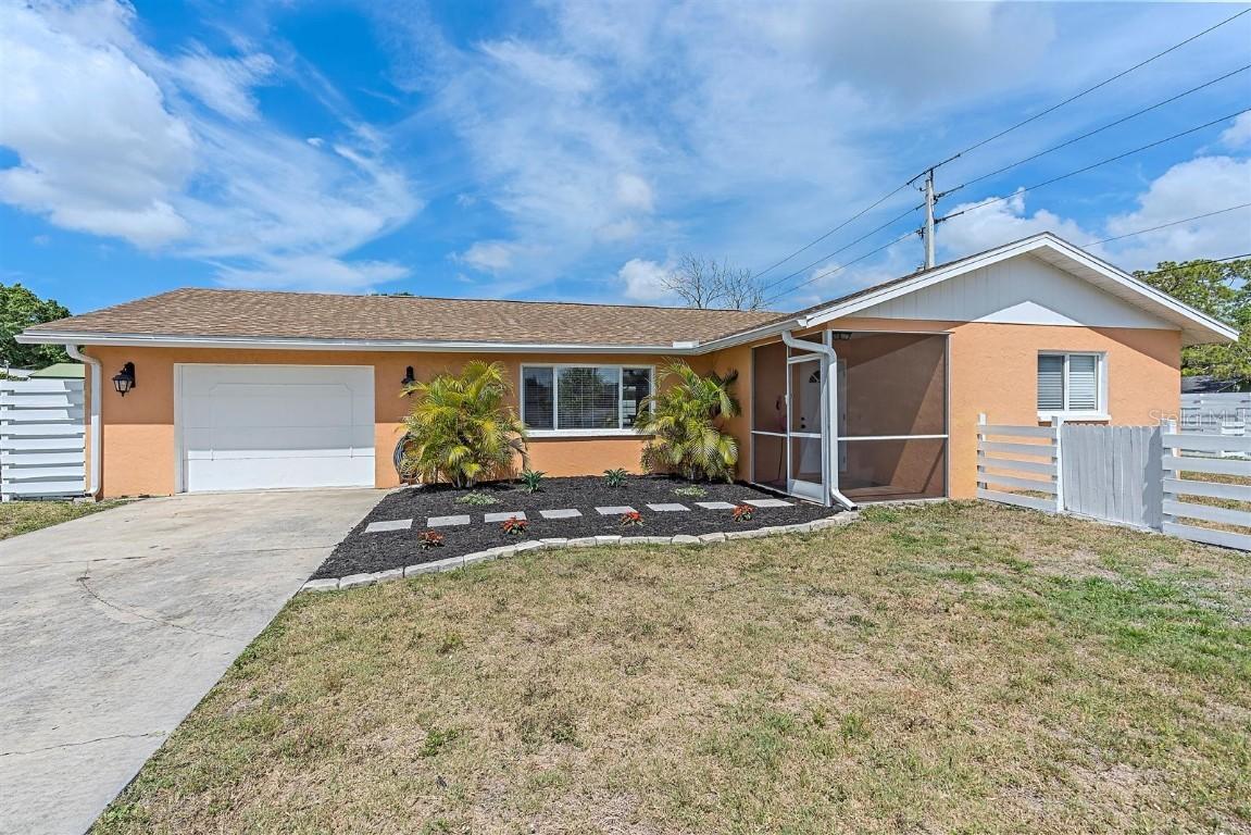 2804 Vinson Ave., Sarasota, FL 34232