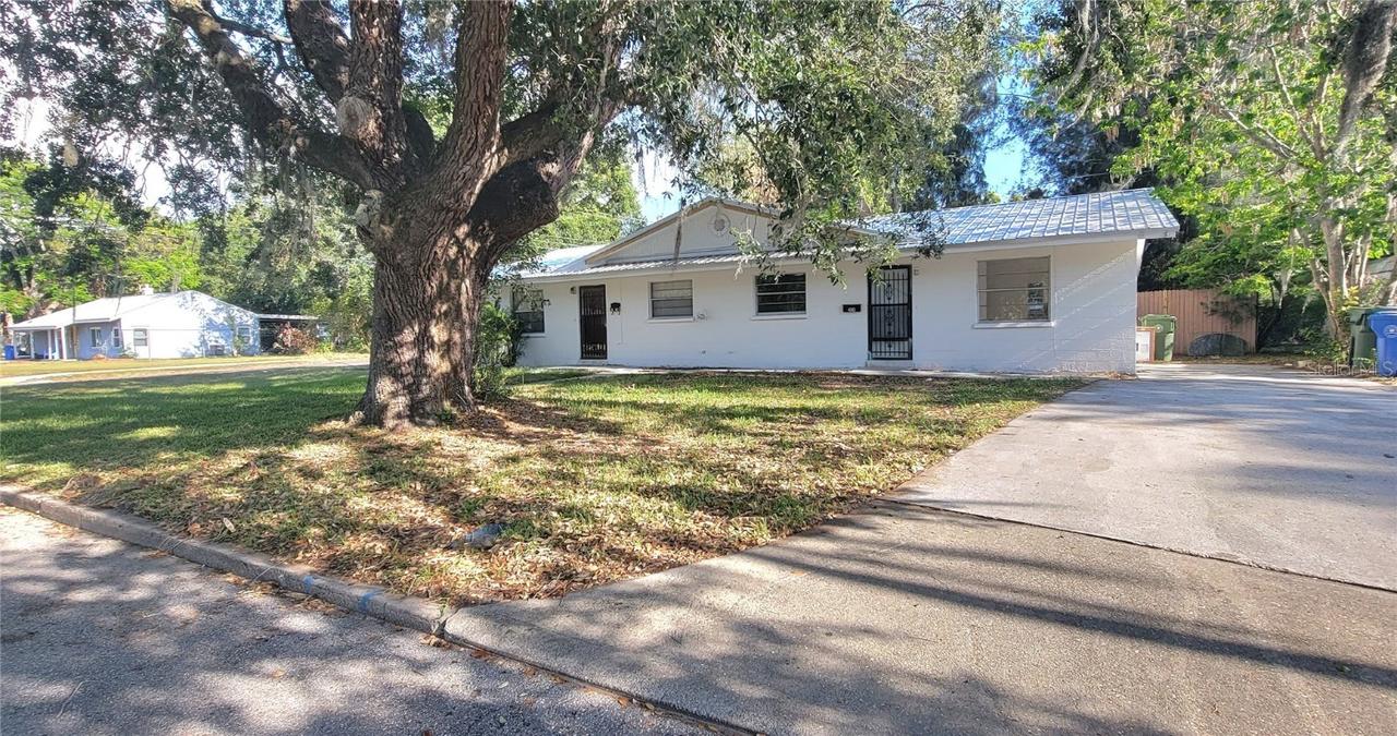 2128 2nd Ave., Bradenton, FL 34208