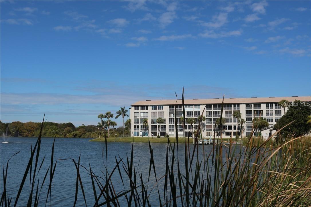 3194 Lake Bayshore Dr. #O-402, Bradenton, FL 34205