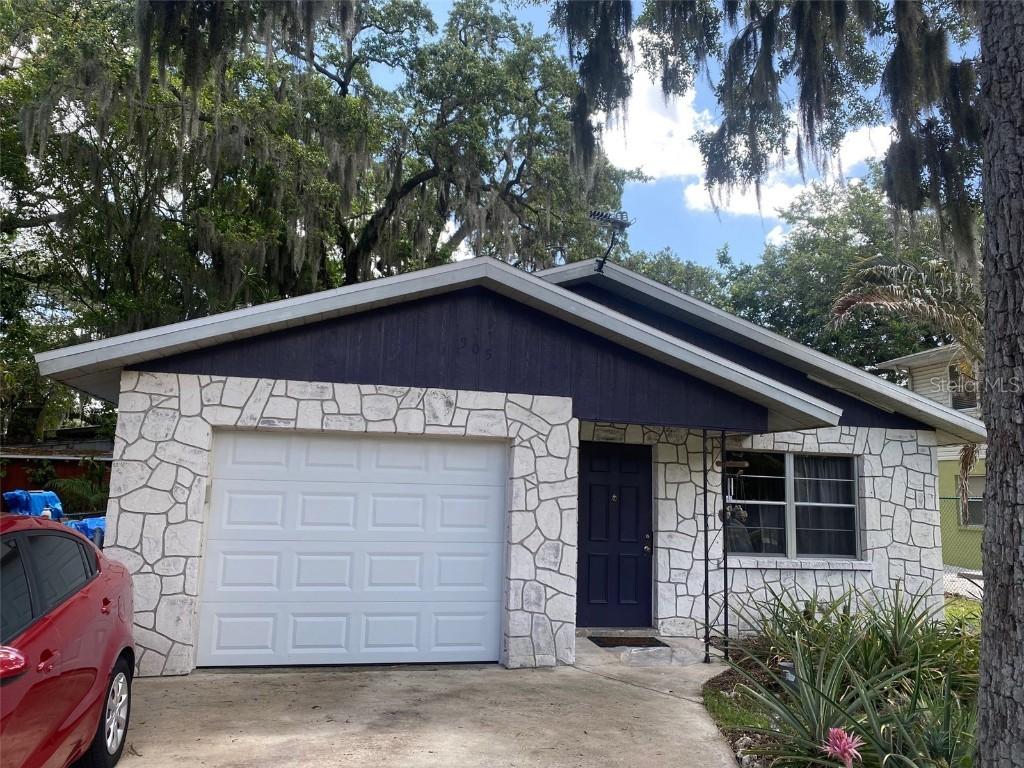 305 6th St., Bradenton, FL 34208