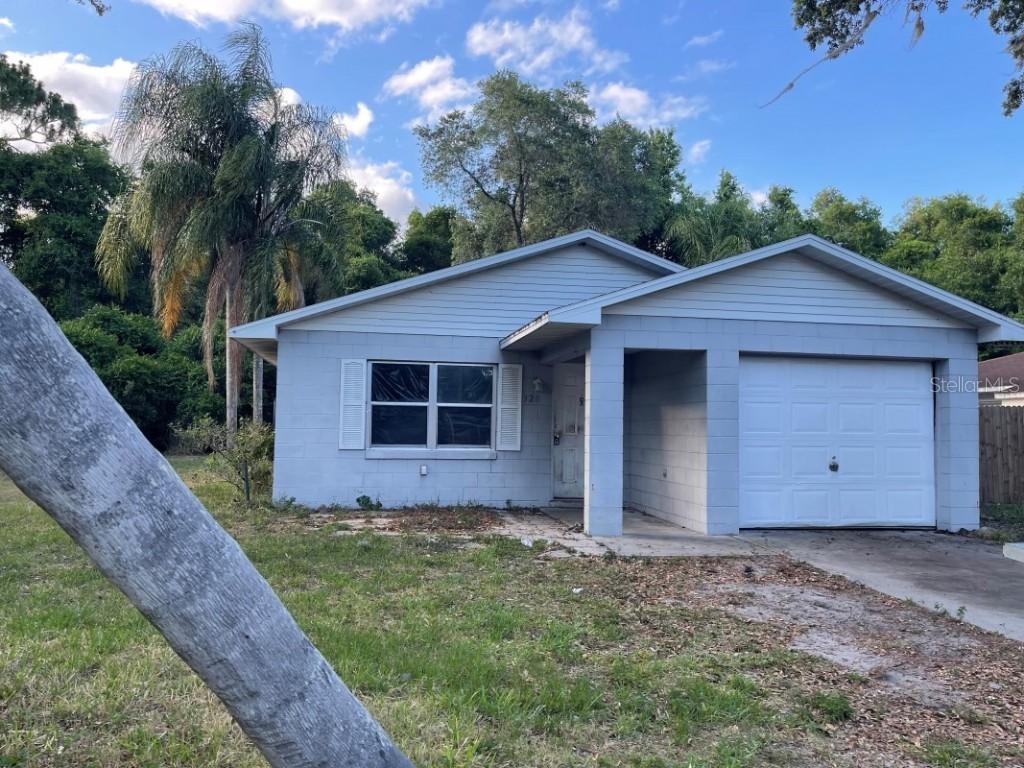 320 Amanda Ln., Leesburg, FL 34748