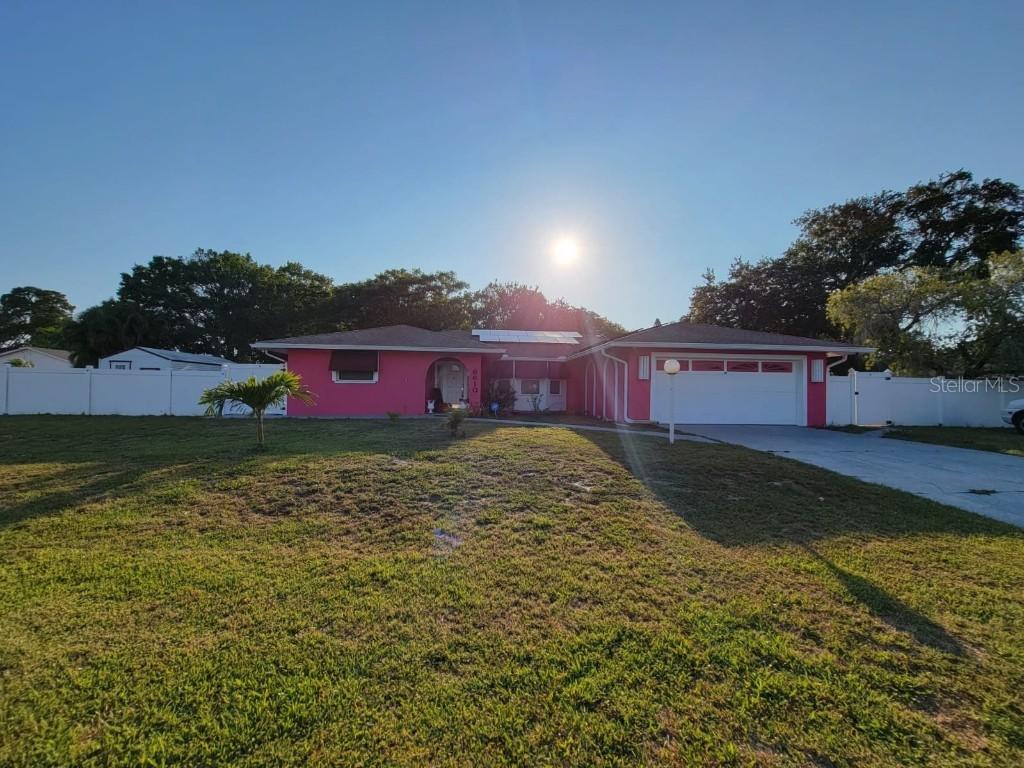6610 Connecticut Ave., Sarasota, FL 34243