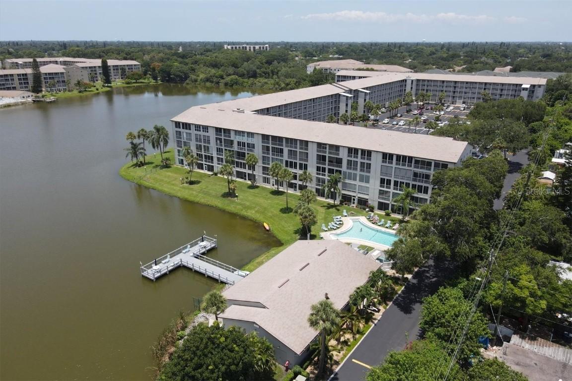3200 Lake Bayshore Dr. #405, Bradenton, FL 34205