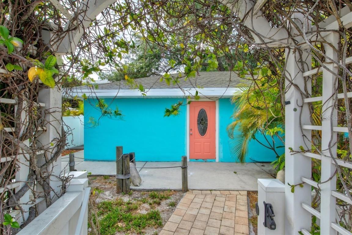 132 48th St., Holmes Beach, FL 34217