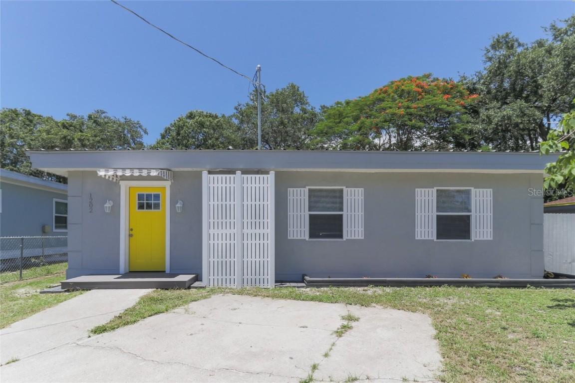 1202 15th Ave., Bradenton, FL 34205