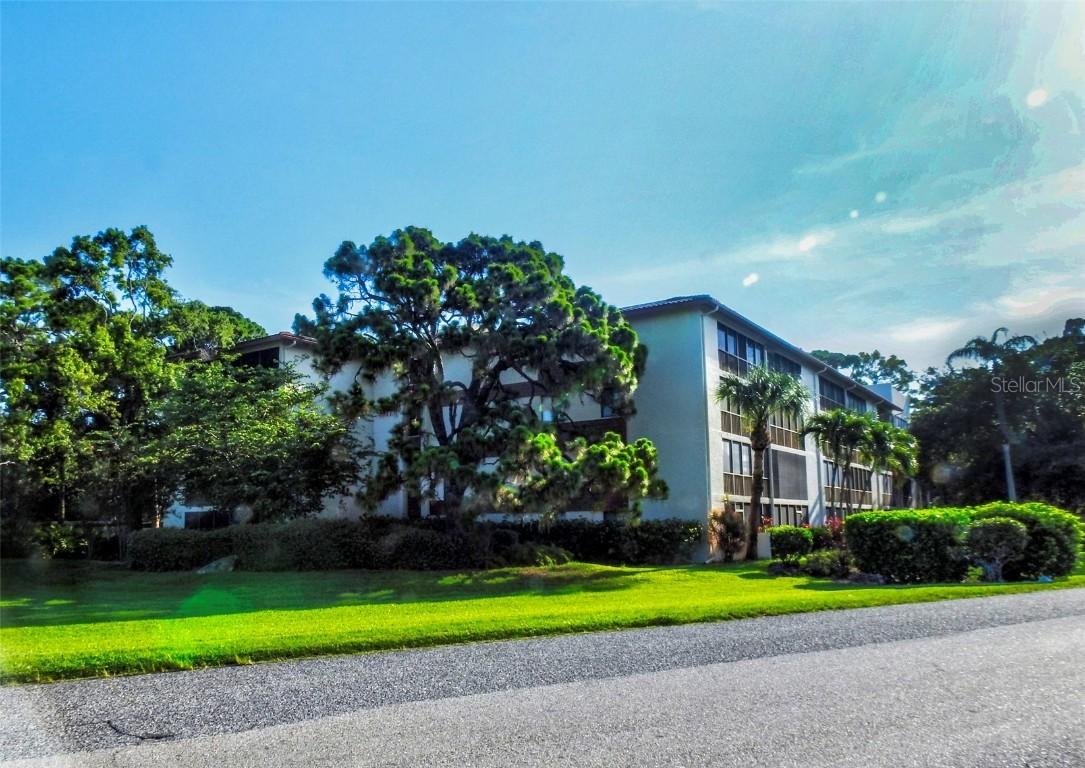 7500 40th Ave. #103, Bradenton, FL 34209
