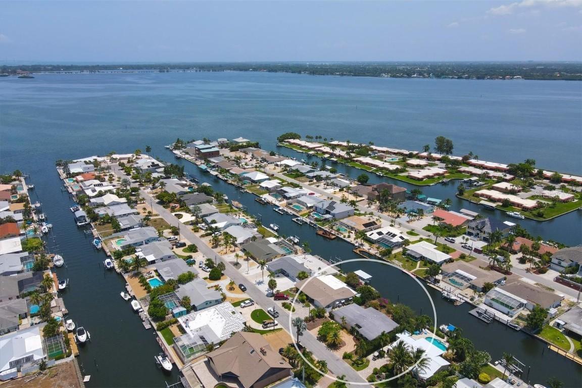 3911 Plumosa Ter., Bradenton, FL 34210