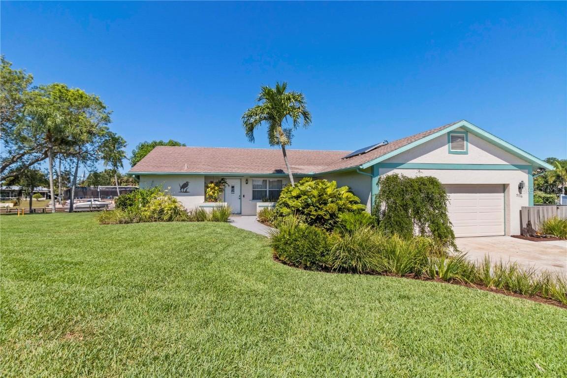 5016 Mangrove Point Rd., Bradenton, FL 34210