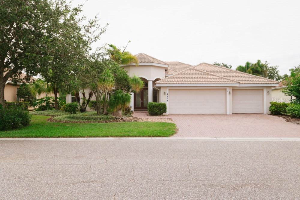 7754 Camden Harbour Dr., Bradenton, FL 34212