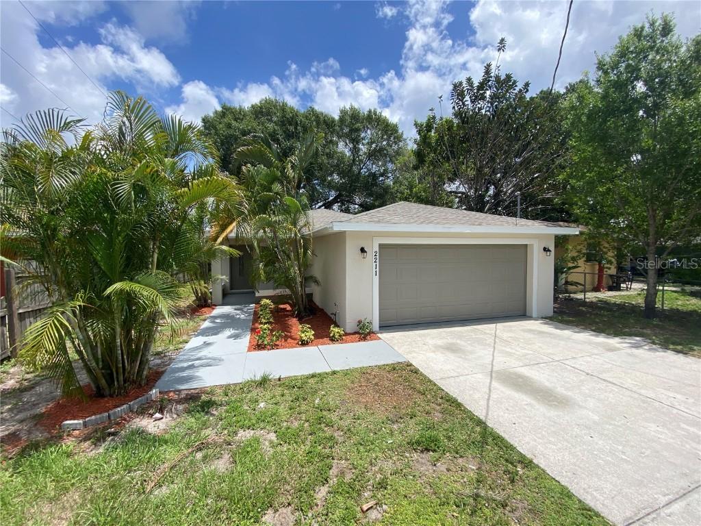 2211 Martin Luther King Ave., Bradenton, FL 34208