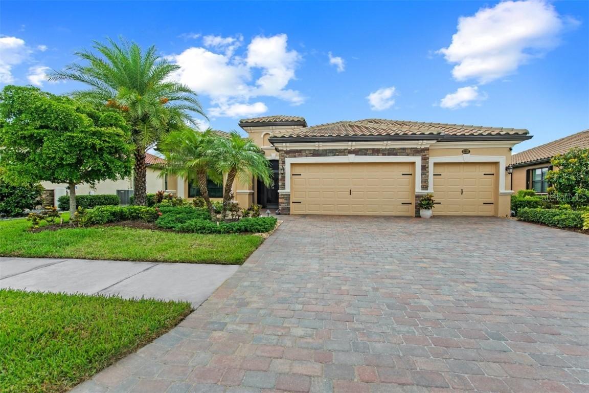 13237 Famiglia Dr., Venice, FL 34293