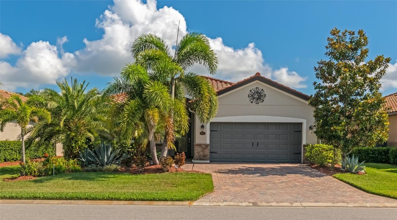 7031 Quiet Creek Dr., Bradenton, FL 34212