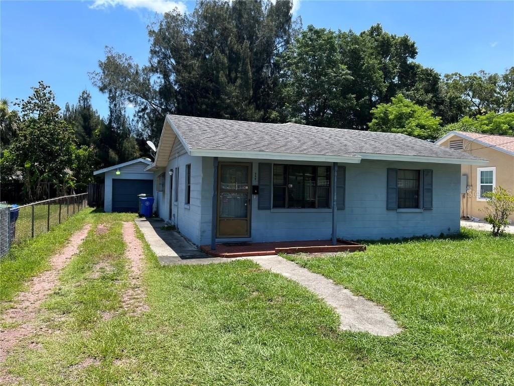 2501 13th St., Bradenton, FL 34205