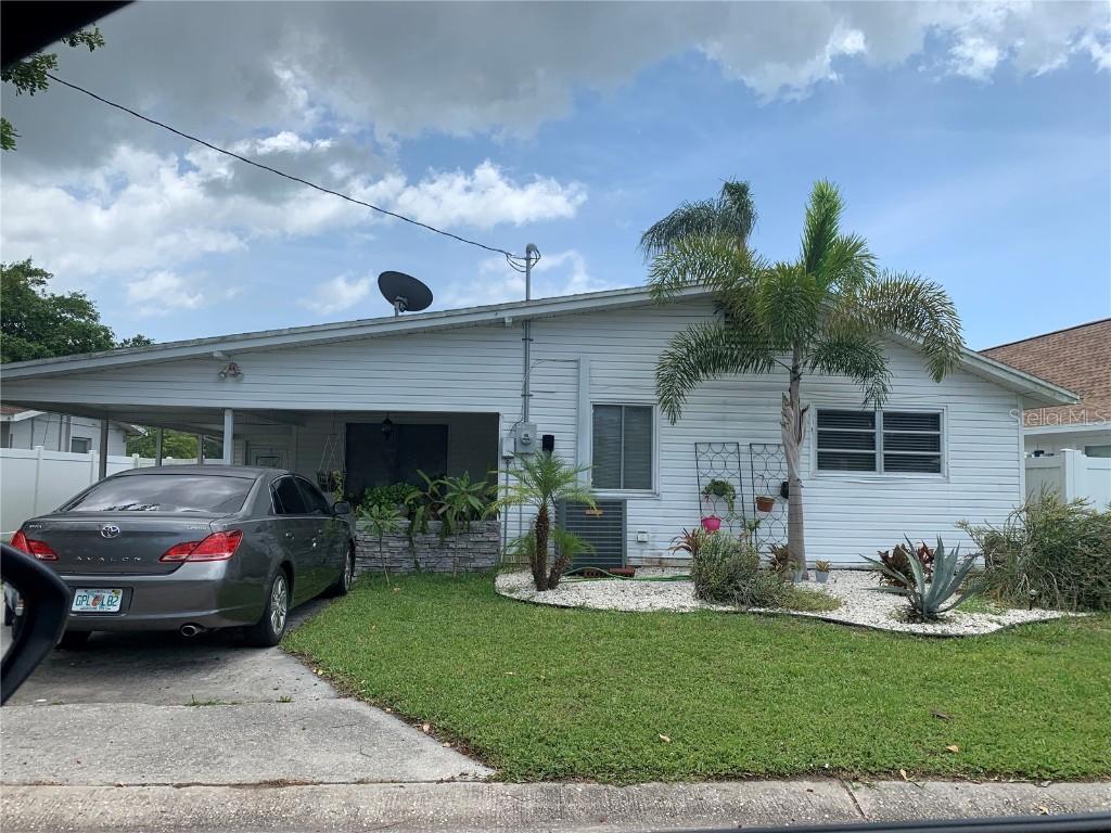 6711 9th Ave., Bradenton, FL 34209