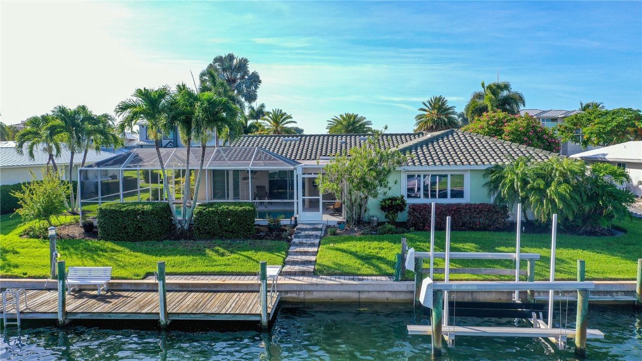 551 Chipping Ln., Longboat Key, FL 34228