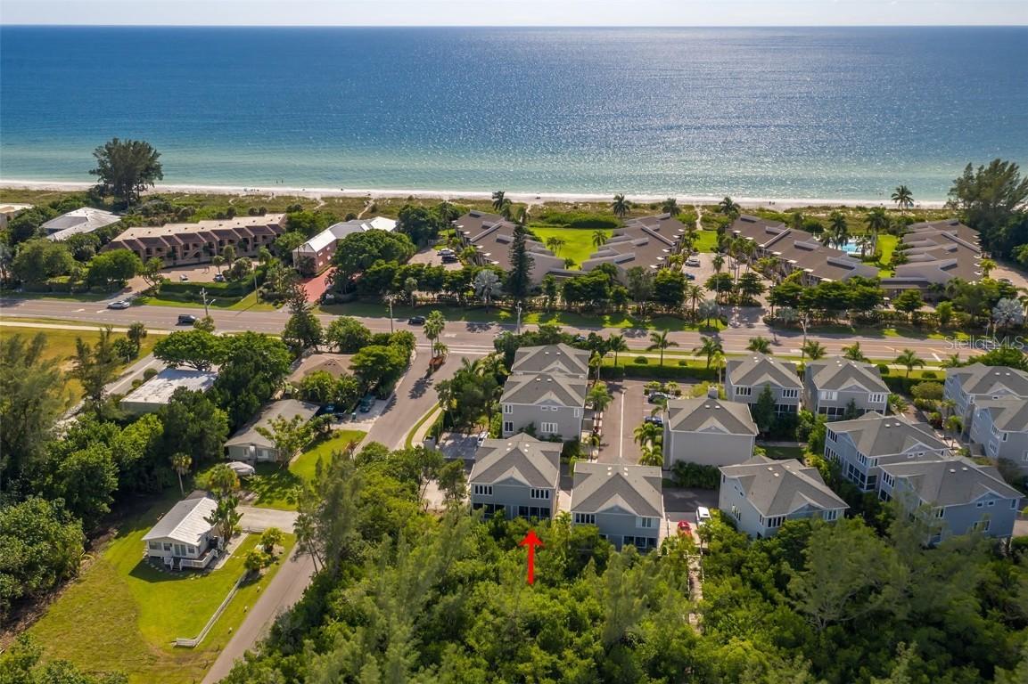 505 Forest Way #6, Longboat Key, FL 34228