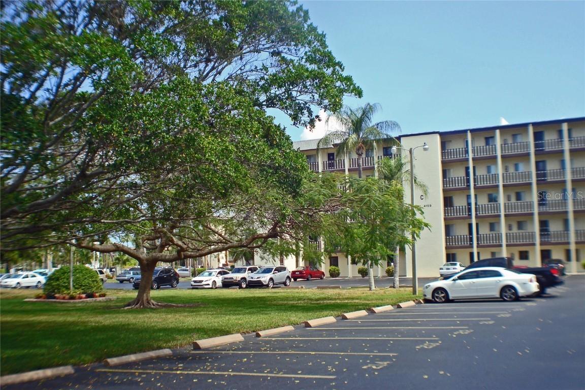 4085 Lake Bayshore Dr. #C-311, Bradenton, FL 34205