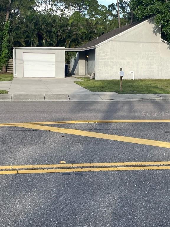 2105 Mcintosh Rd., Sarasota, FL 34232