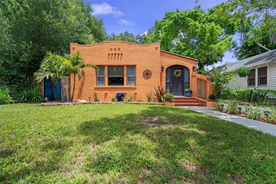 2214 14th Ave., Bradenton, FL 34205