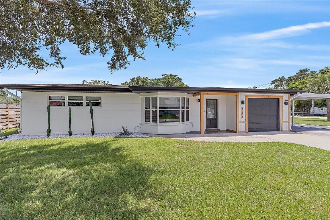 2408 Sunnyside St., Sarasota, FL 34239