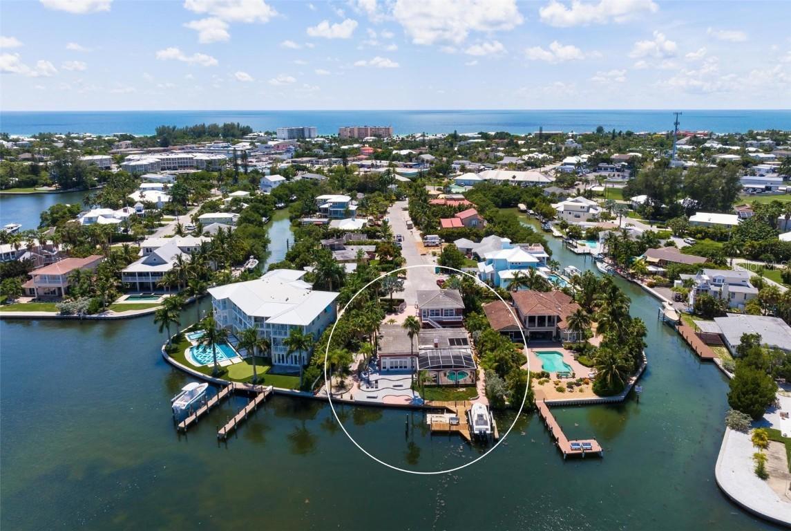 520 58th St., Holmes Beach, FL 34217