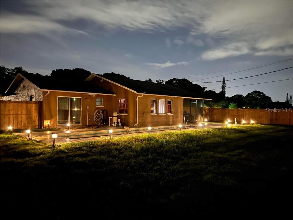 728 Winter Garden Dr., Sarasota, FL 34243