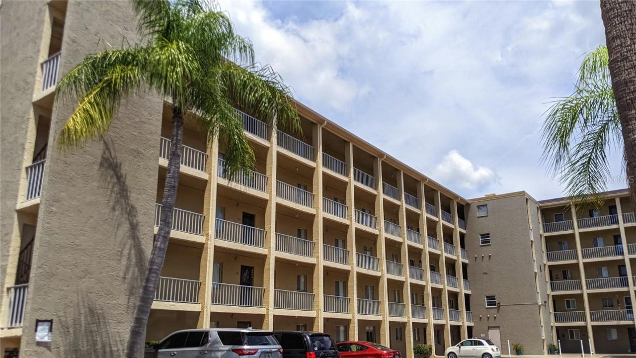 3630 Lake Bayshore Dr. #K-306, Bradenton, FL 34205