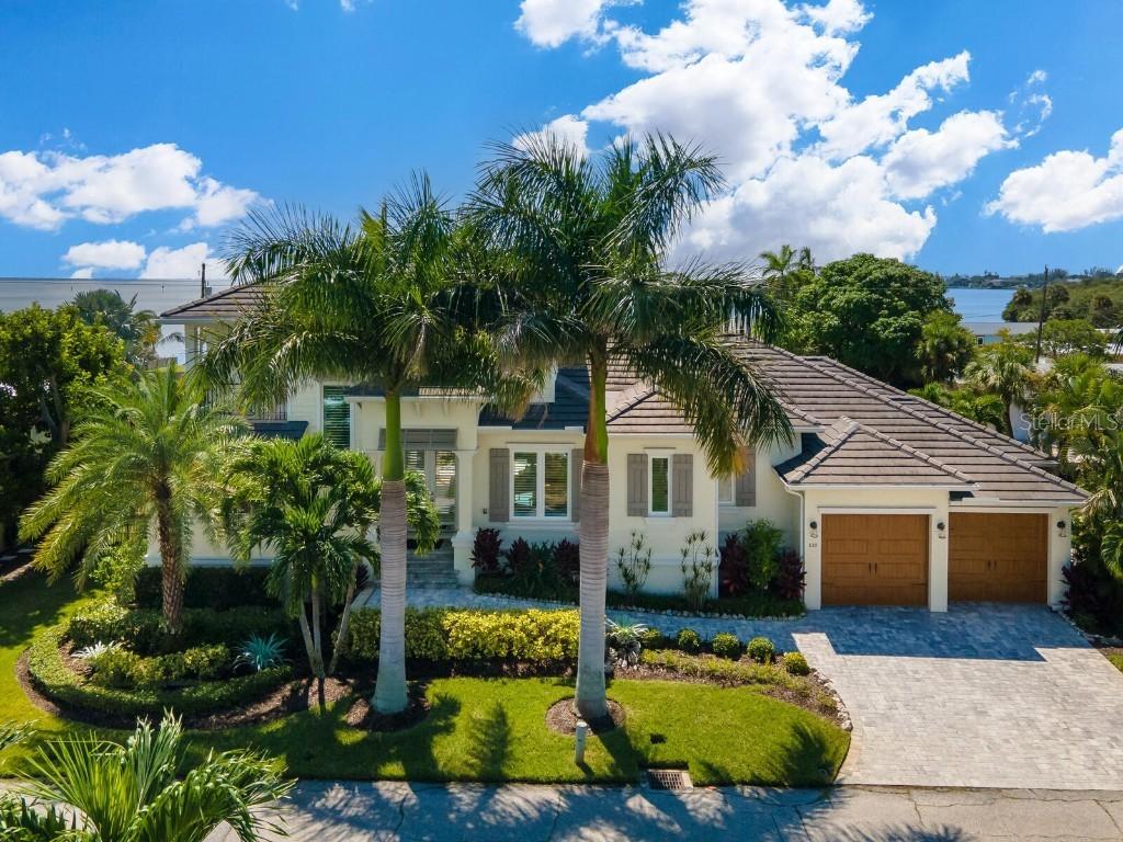 830 Tarawitt Dr., Longboat Key, FL 34228