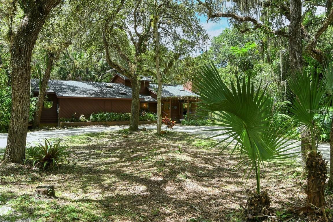 1661 Arcadia Ave., Sarasota, FL 34232