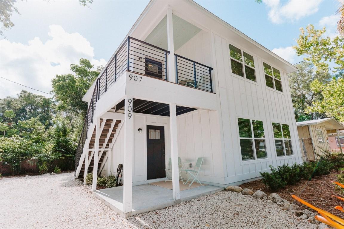 909 17th St., Bradenton, FL 34205