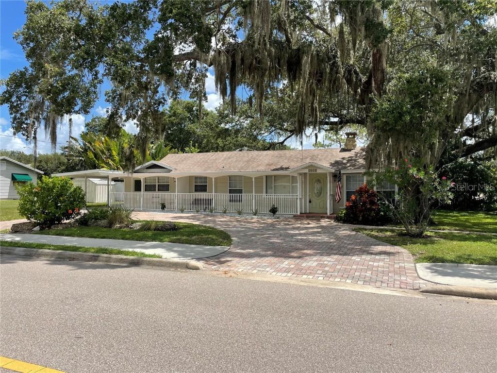 2601 Ringling Blvd., Sarasota, FL 34237