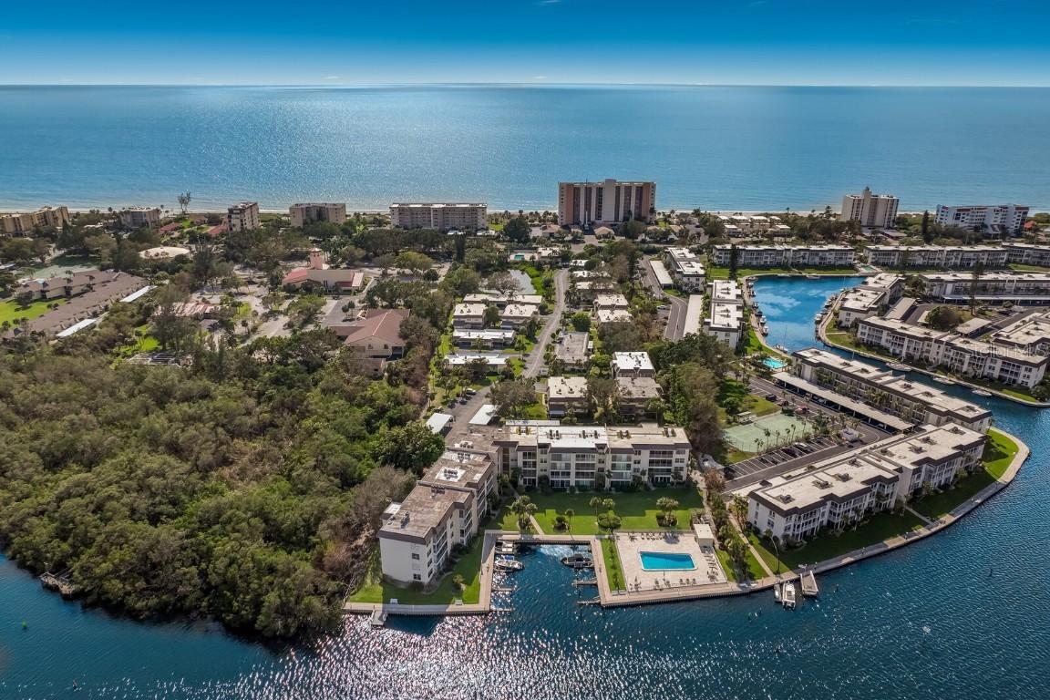 605 Sutton Pl. #101, Longboat Key, FL 34228